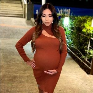 Long sleeve sweater dress, front cut out, copper